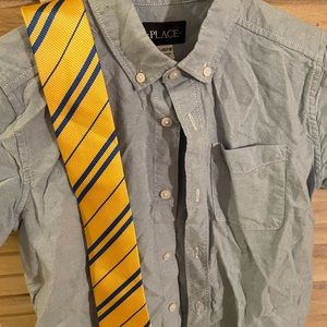 Children’s place size 10-12 uniform shirt